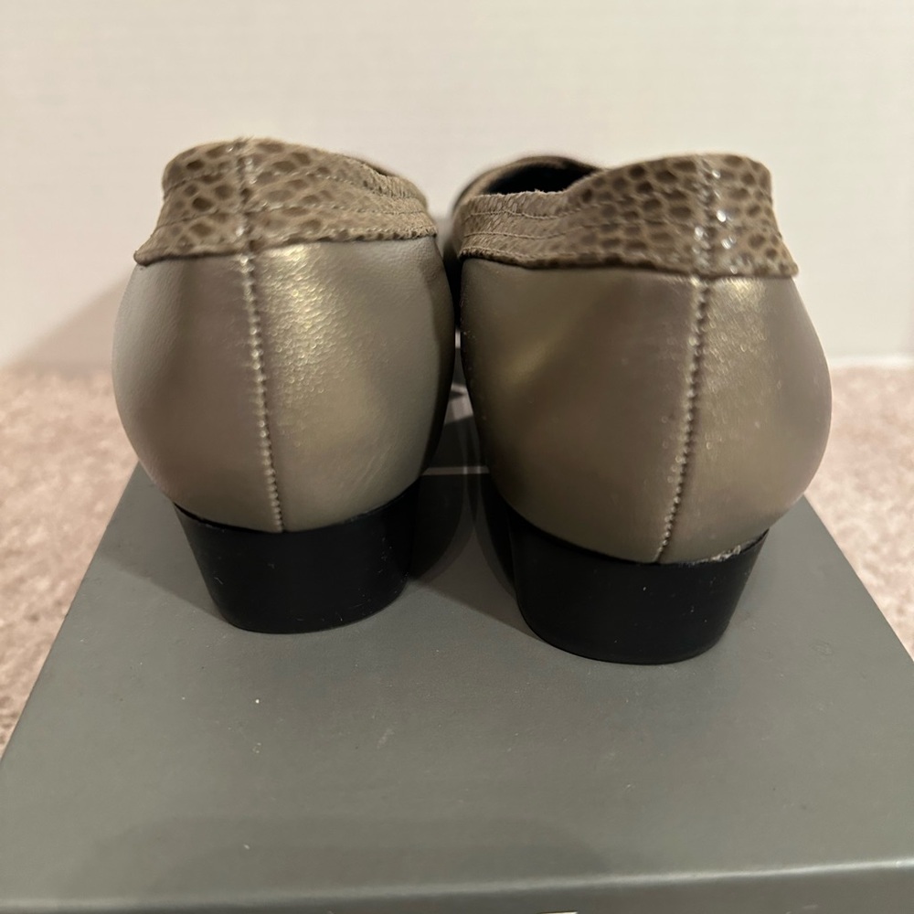 Walking Cradles Women's Taupe Flats, Pewter Leath, 8 1/2N, NWT - Picture 5 of 8